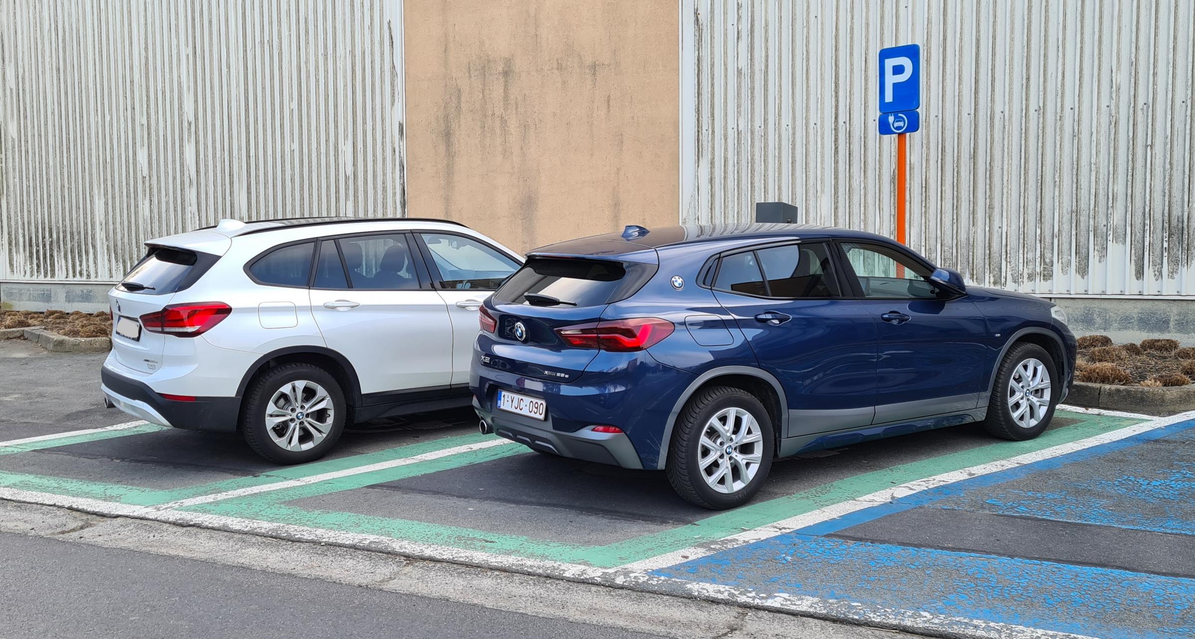 BMW X2 xDrive25e charging