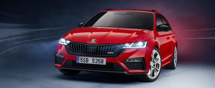 SKODA Octavia Combi RS iV front