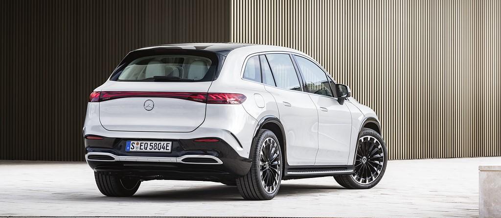 Testverslag Drivolution Mercedes-Benz EQS SUV 450+ rear view