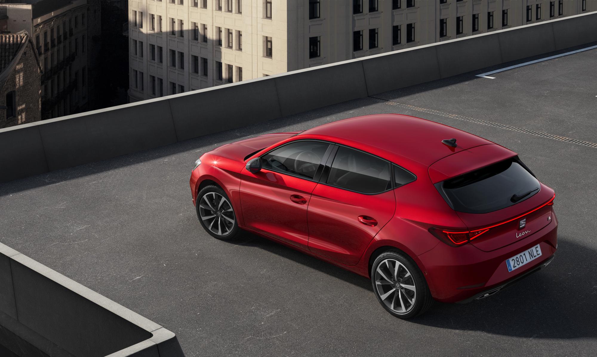 SEAT Leon eTSI rear view