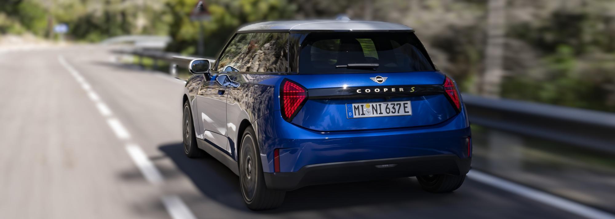 MINI Cooper - back