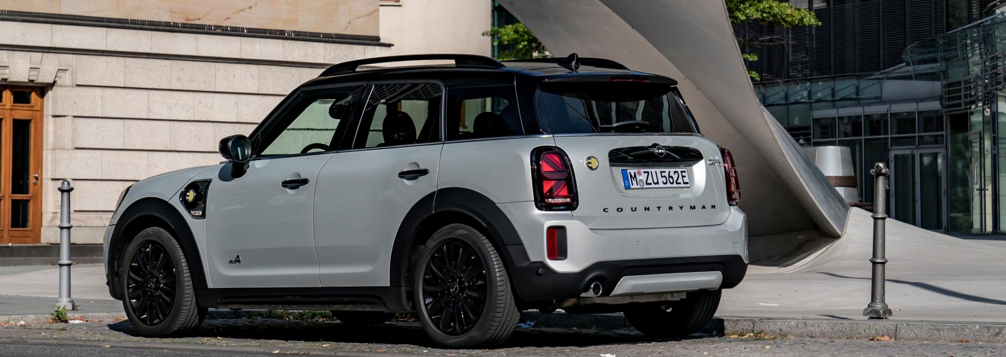 MINI S E Countryman ALL4 rear view