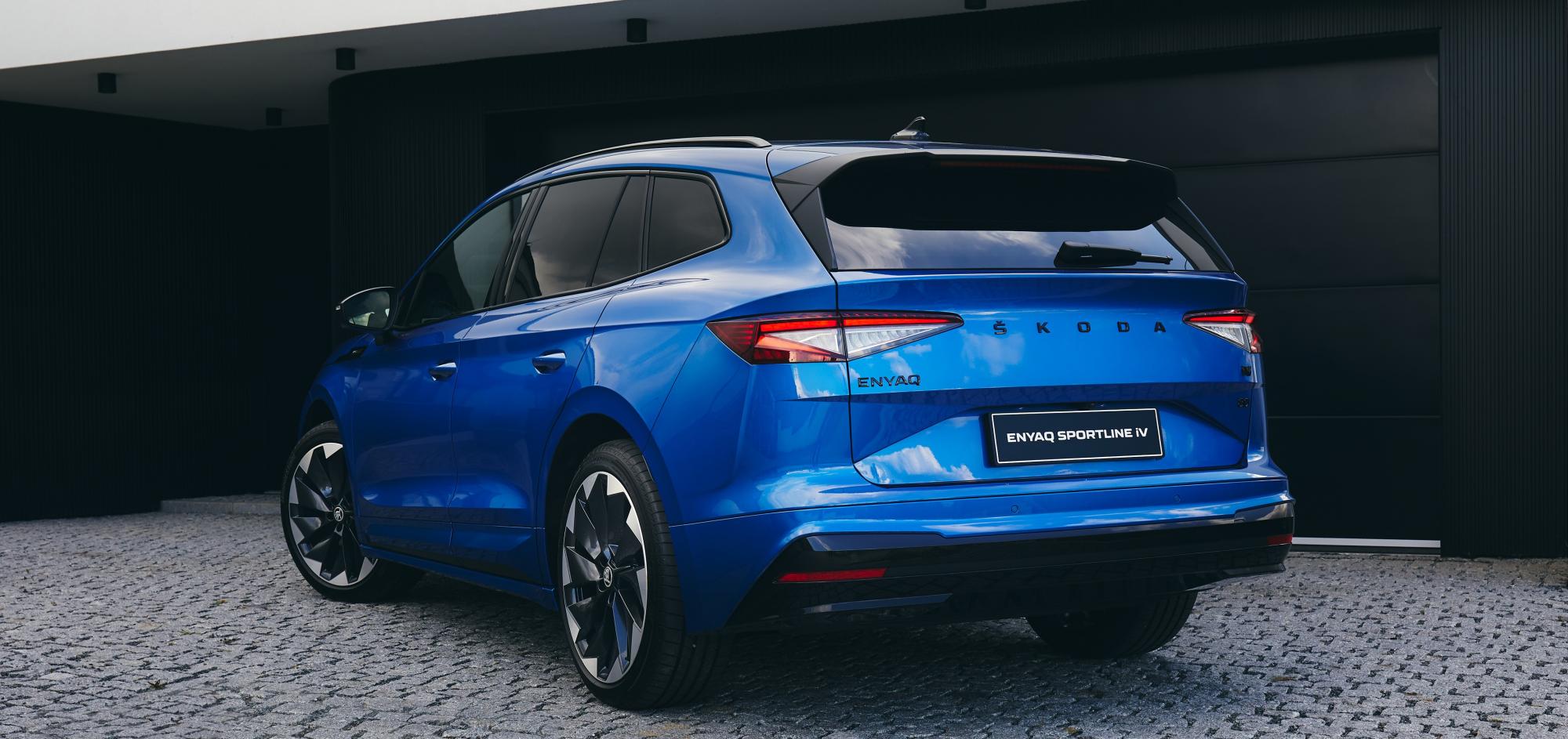SKODA Enyaq 80 iV Sportline rear view