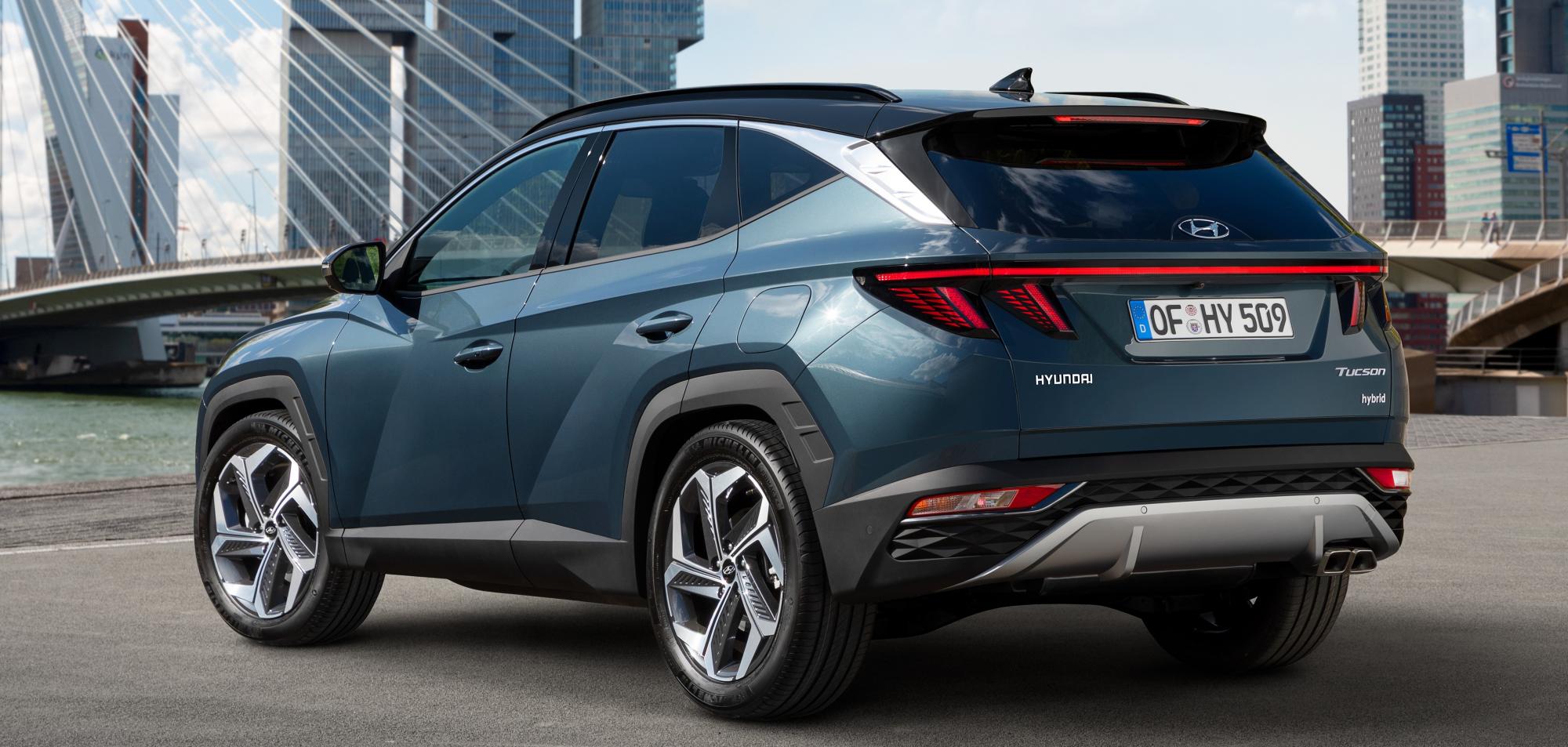 Hyundai Tucson HEV back view