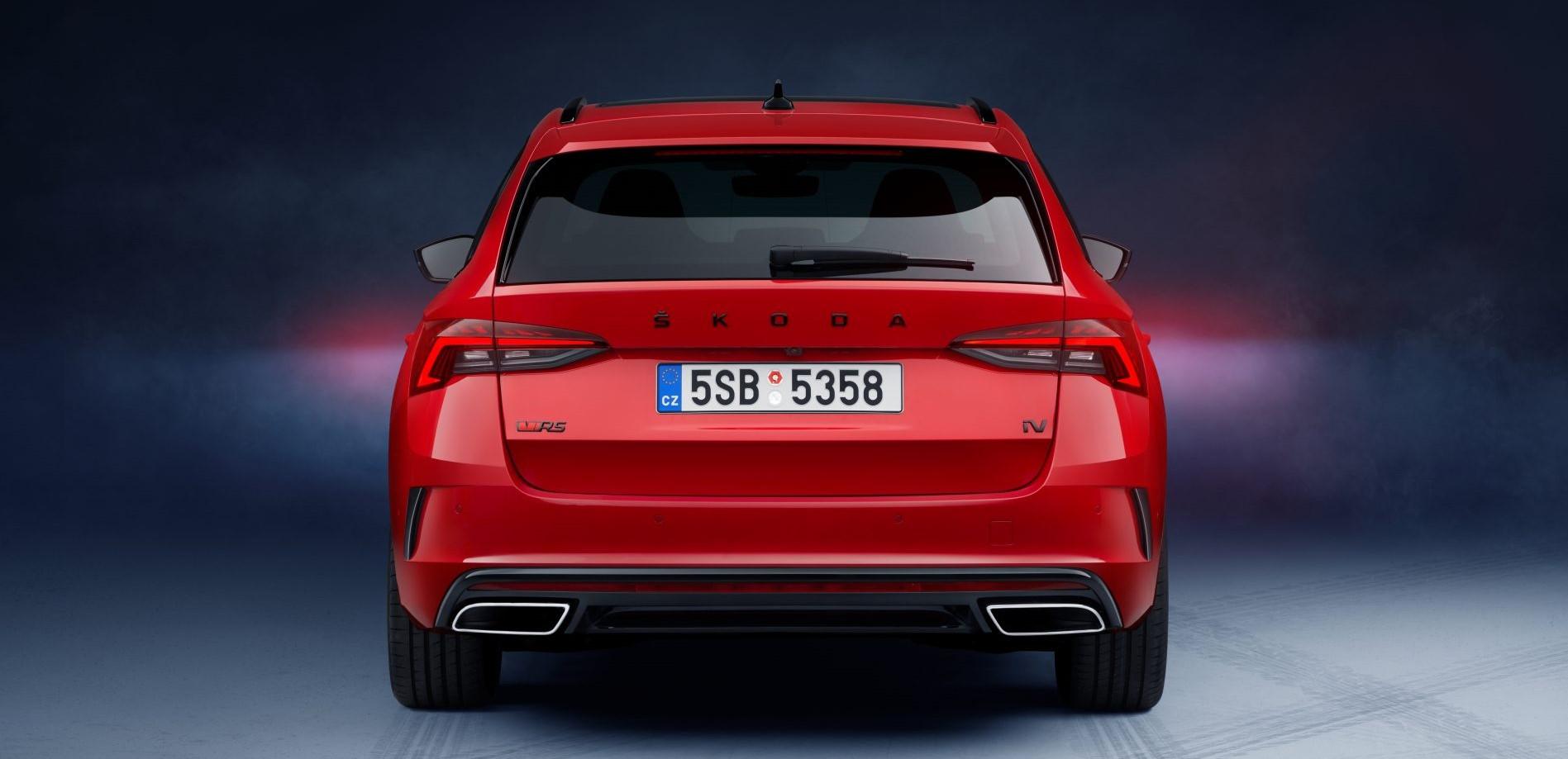 SKODA Octavia Combi RS iV rear