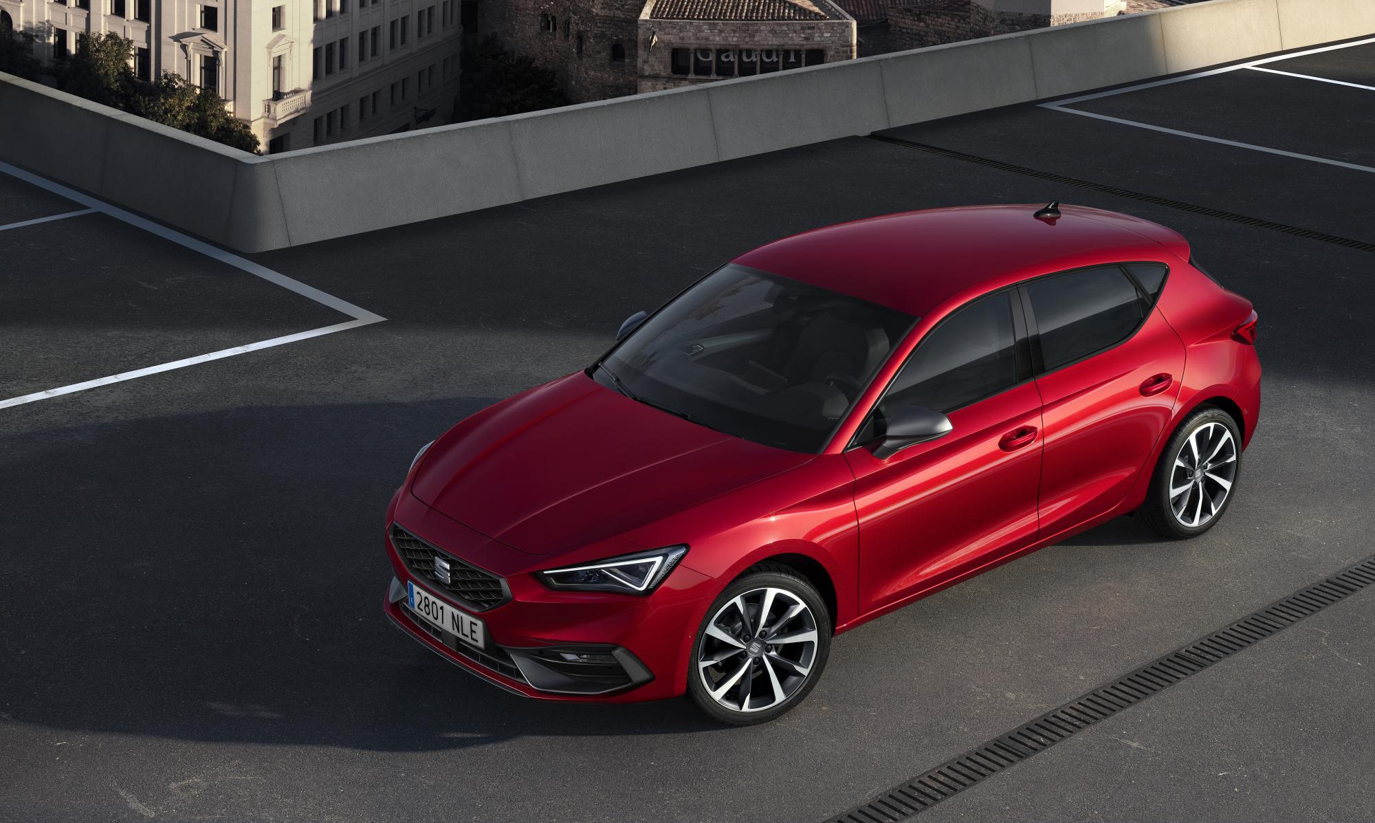 Seat Leon eTSI frontview