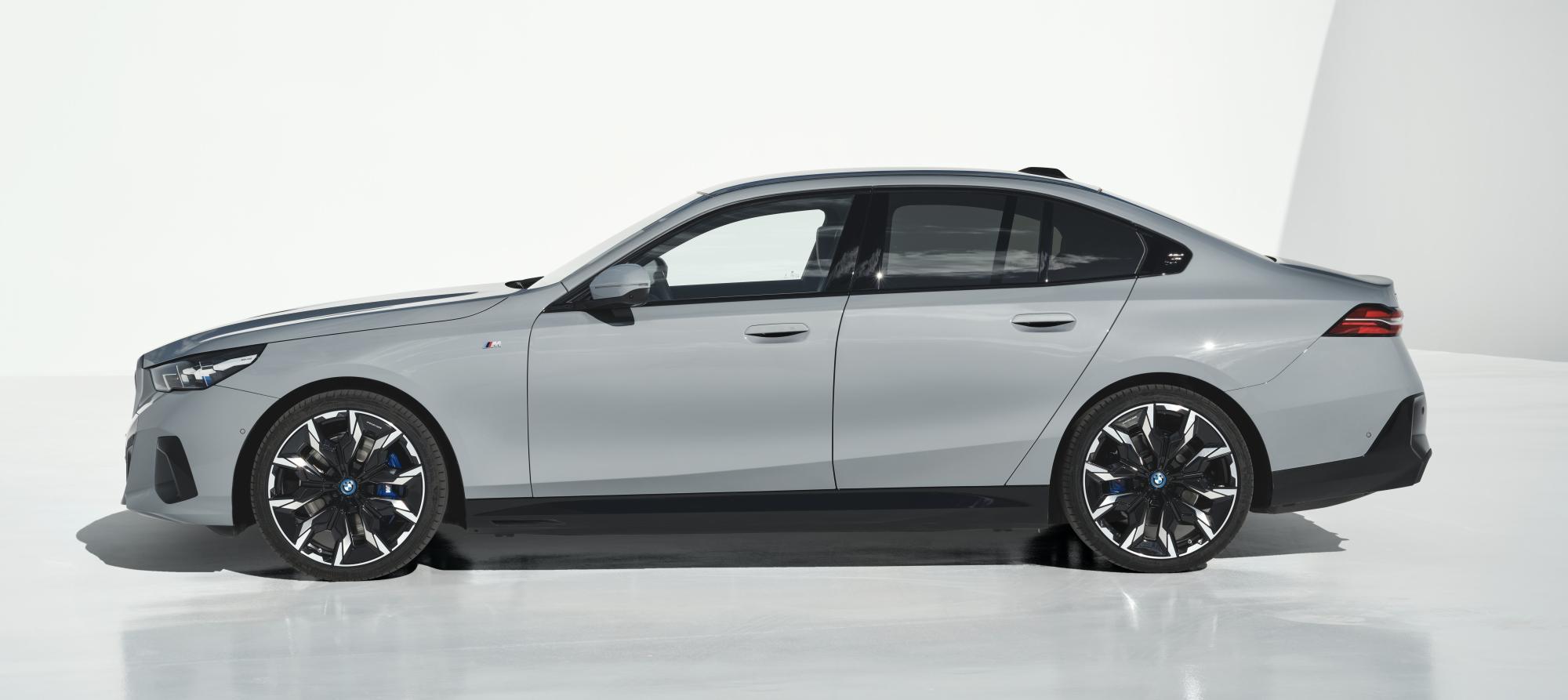 BMW i5-1