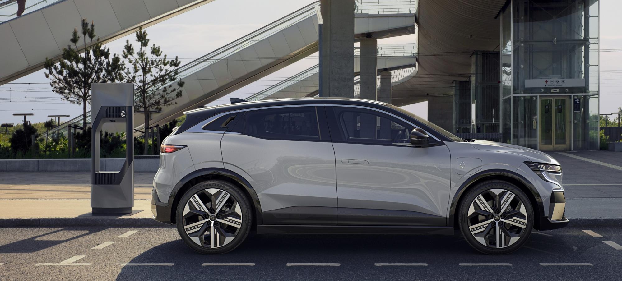 Testverslag Drivolution Renault Mégane E-Tech Electric side view